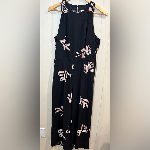 A New Day Women's Sleeveless Black Floral Jumpsuit w pockets - Picture 1 of 9